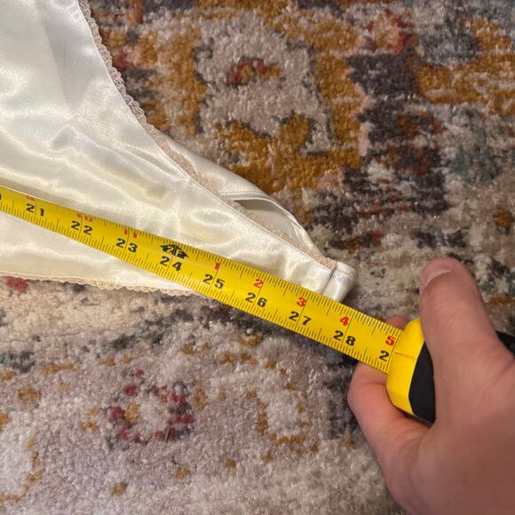 Vintage Victoria's Secret Gold Label Lace and Satin Lingerie Teddy Size P Ivory - Picture 3 of 5